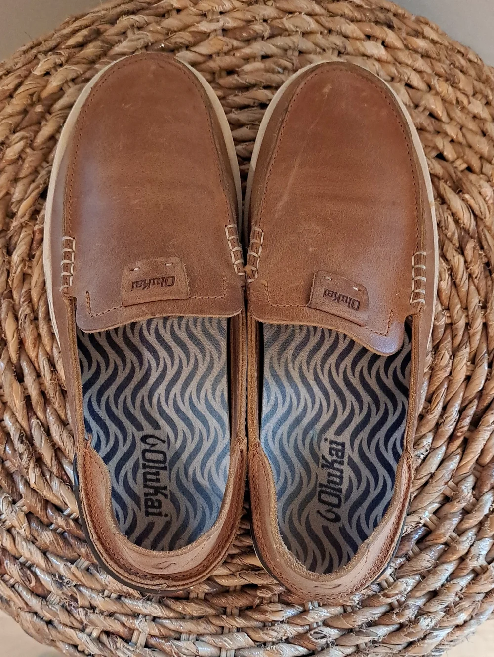 OluKai Mens Kakaha Tan/Brown Leather Slip-On Casual/Preppy Loafers 7/40